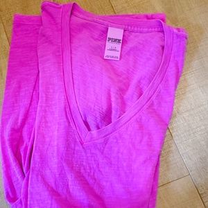 Pink v-neck tshirt
